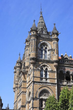 Foto de Chhatrapati Shivaji Terminus (anteriormente Victoria Terminus) Arquitectura gótica victoriana de renacimiento mezclada con la arquitectura tradicional india construida entre 1878 y 1888 Indian Railway Station; Bombay ahora Mumbai; Maharashtra; India UNESCO World He - Imagen libre de derechos