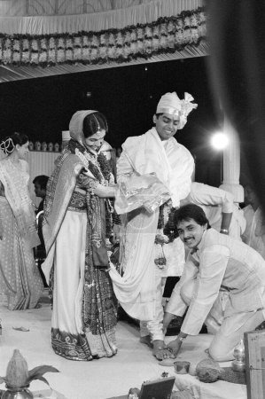 Foto de Ceremonia de boda de Nita Ambani y Mukesh Ambani hijo de Dhirubhai Ambani el propietario de las industrias de Reliance, Bombay ahora Mumbai, Maharashtra, India - Imagen libre de derechos