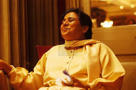 Téléchargez les photos : Président mayawati du parti Bahujan Samaj BSP et ministre en chef de l'Uttar Pradesh, Inde - en image libre de droit