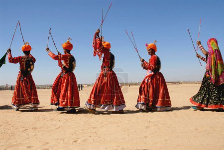 Téléchargez les photos : Tal thok dance in Desert festival, Jaisalmer, Rajasthan, Inde 2009 - en image libre de droit