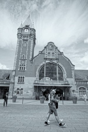 Foto de Turismo, Torre del Reloj, Estación Gare De Colmar, Estación de tren, Colmar, Francia, Europa - Imagen libre de derechos