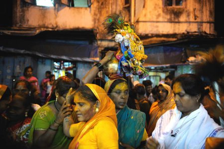 Foto de Prostitutas en el festival de yellama. Kamathipura. Bombay Mumbai. Maharashtra. India - Imagen libre de derechos