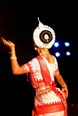 Foto de Bailarina Odissi actuando en ballet tradicional que se realiza anualmente en Konarak, Orissa, India - Imagen libre de derechos