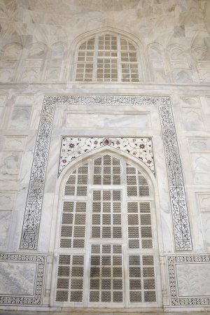 Arbeit aus weißem Marmor im Taj Mahal; Agra; Uttar Pradesh; Indien