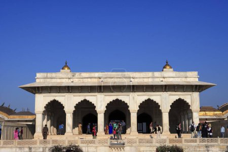 Téléchargez les photos : Fort d'Agra construit au XVIe siècle par l'empereur moghol sur la rive ouest de la rivière Yamuna ; Agra ; Uttar Pradesh ; Inde Site du patrimoine mondial de l'UNESCO - en image libre de droit