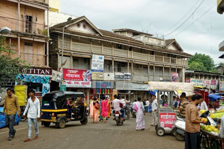 Foto de Antiguo edificio en la carretera del mercado, nashik, Maharashtra, India, Asia - Imagen libre de derechos