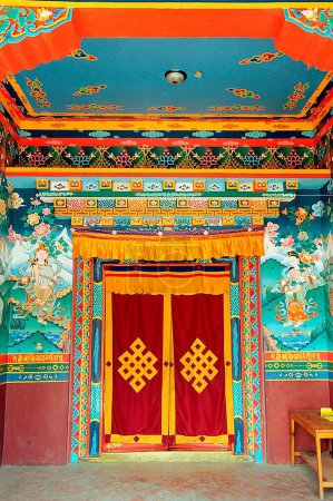 Téléchargez les photos : Intérieur du monastère, Muktinath, Népal - en image libre de droit