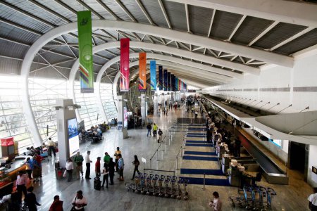 Téléchargez les photos : Salon de départ de l'aéroport domestique de Chattrapati Shivaji à Santa Cruz, Bombay maintenant Mumbai, Maharashtra, Inde - en image libre de droit