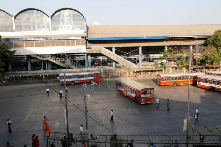 Téléchargez les photos : Gare de Goregaon, Mumbai, Maharashtra, Inde, Asie - en image libre de droit