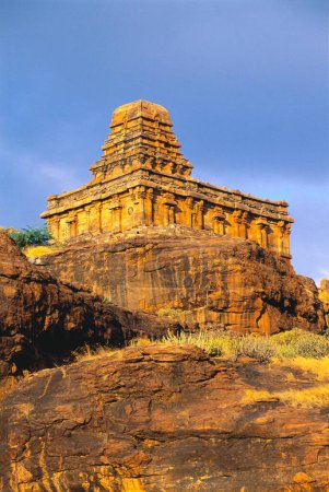 Téléchargez les photos : Temple Shivalaya supérieur à Badami, Dist Bagalkot, Karnataka, Inde - en image libre de droit