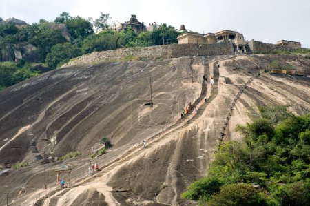 Téléchargez les photos : Escaliers rocheux vindhyagiri colline, Sravanabelagola, Hassan, Karnataka, Inde - en image libre de droit