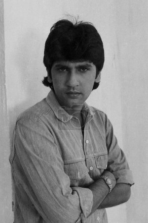 Téléchargez les photos : Vieux millésime indien années 1980 noir et blanc bollywood cinéma hindi film acteur, Inde, Kumar Gaurav, acteur indien, Rajendra Kumar fils - en image libre de droit