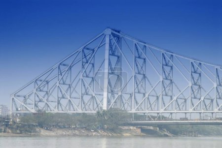 Foto de Howrah puente sobre el río Hooghly; Calcuta; Bengala Occidental; India - Imagen libre de derechos