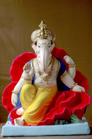 Téléchargez les photos : Ganesh ganpati Festival Elephant head Lord Idol for Ganesh Festival, fabriqué à Penn, près de Mumbai Bombay, Maharastra, Inde - en image libre de droit