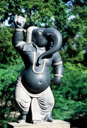 Sculpté ganesh éléphant tête dieu à Mahabalipuram Mamallapuram, Tamil Nadu, Inde