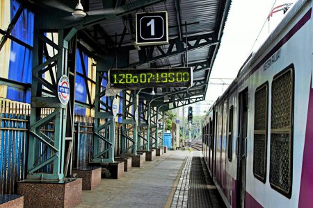 Schifffahrtslinien Bahnhof, Mumbai, Maharashtra, Indien, Asien