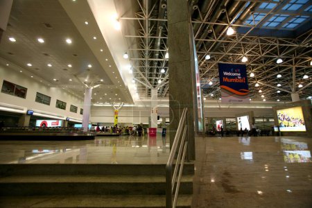 Foto de Terminal internacional recientemente mejorada de Chhatrapati Shivaji Maharaj Airport; Bombay Mumbai; Maharashtra; India - Imagen libre de derechos
