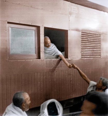Foto de Mahatma Gandhi recogiendo donaciones para el Fondo Harijan en el sur de la India, Asia, enero 1946 - Imagen libre de derechos