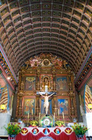 Téléchargez les photos : Murales exquises autour de l'autel dans l'église Sainte Marie Forane à Kanjoor, Kerala, Inde - en image libre de droit
