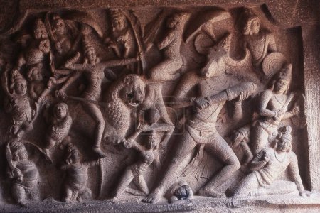 Téléchargez les photos : Gros plan sur la sculpture, Mahishasuramardini Mandapa, Mamallapuram, Tamil Nadu, Inde, Asie - en image libre de droit