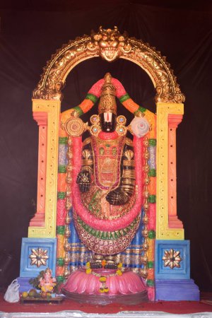 Ídolo del Señor Balaji para celebrar el festival Ganpati en Pune Maharashtra India Asia 2011
