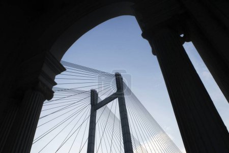 Téléchargez les photos : Vidyasagar Setu Un deuxième pont sur la rivière HooGrosso modo est l'une des dernières attractions de la ville ; Kolkata ; Bengale occidental ; Inde - en image libre de droit