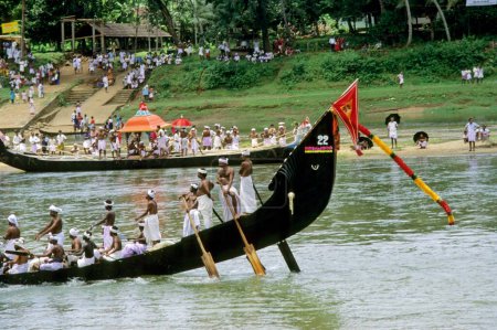 Téléchargez les photos : Nehru Boat Race Festivals, l'onam Snake Boat Race, jalostavam pour haripad Subramanya Temple, Alappuzha, Kerala, Inde - en image libre de droit