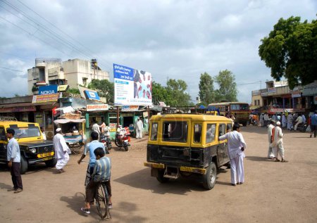 Téléchargez les photos : Jeep stand à vengurla village, district Satara, Maharashtra, Inde - en image libre de droit