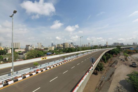 Téléchargez les photos : Survol de l'autoroute est Mumbai Maharashtra - en image libre de droit