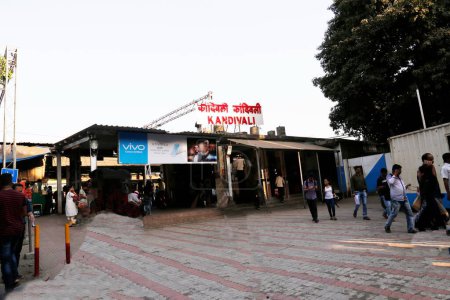 Foto de Kandivali estación de tren, Mumbai, Maharashtra, India, Asia - Imagen libre de derechos