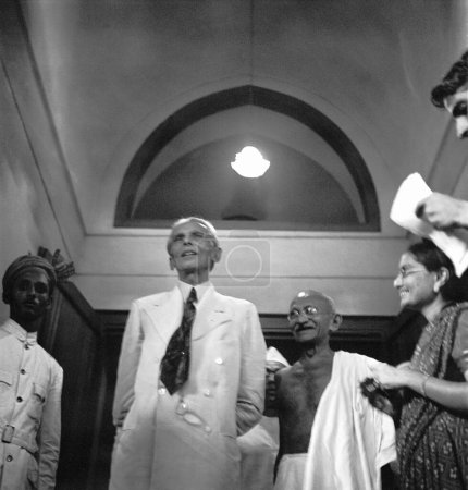 Photo for Mahatma Gandhi with Muslim leader Muhammed Ali Jinnah at Mumbai, Maharashtra, India, September 1944 - MODEL RELEASE NOT AVAILABLE - Royalty Free Image