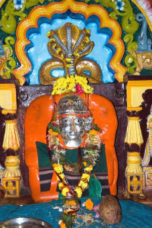 Foto de Diosa shitaladevi ídolo en el templo; Chaul; Alibag; Raigarh; Maharashtra; India - Imagen libre de derechos