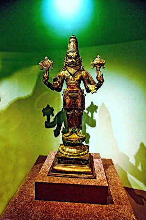 Escultura de bronce antiguo de Narasimha, Museo CSMVS, Mumbai, Maharashtra, India, Asia