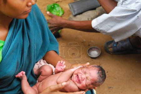 Foto de Ho tribus bebé llorando, Chakradharpur, Jharkhand, India - Imagen libre de derechos