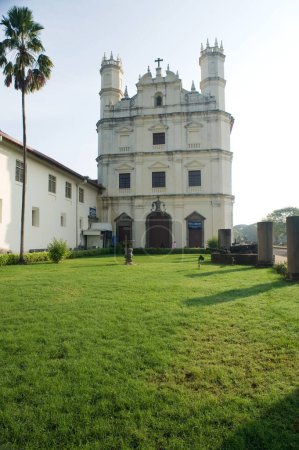 Téléchargez les photos : Couvent et église de saint francis d'assisi dans le Vieux Goa ; Inde - en image libre de droit