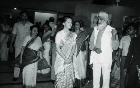 Foto de M F Husain con sonia gandhi jehangir galería de arte mumbai Maharashtra India Asia - Imagen libre de derechos