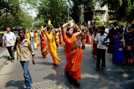 Foto de Mujer celebrando Murgan Ayyappa Mumbai Maharashtra India Asia - Imagen libre de derechos