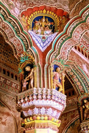 Téléchargez les photos : Détail dans la salle maratha darbar dans le palais Thanjavur ; Tamil Nadu ; Inde - en image libre de droit