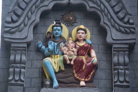 Foto de Ídolos Señor Ganesha con Shiva y Parvati en Pune, Maharashtra, India, Asia - Imagen libre de derechos