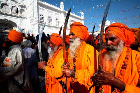 Foto de Gurú Sikh Panj Pyare cinco querida procesión principal de Hola Mohalla en Anandpur sahib en el distrito de Rupnagar, Punjab, India - Imagen libre de derechos
