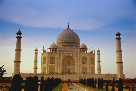 Téléchargez les photos : Taj mahal Septième merveille du monde, Agra, Uttar Pradesh, Inde - en image libre de droit