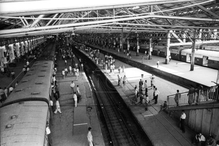 Foto de Estación de tren de Chatrapati Shivaji Terminus CST; Bombay Mumbai; Maharashtra; India - Imagen libre de derechos