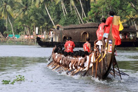 Téléchargez les photos : Course de bateau de serpent sur le lac punnamada, Alleppey, Alappuzha, Kerala, Inde - en image libre de droit