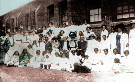 Foto de Vieja foto de la vendimia de Mahatma Gandhi función de bazar de las mujeres, Sudáfrica, 1906 - Imagen libre de derechos