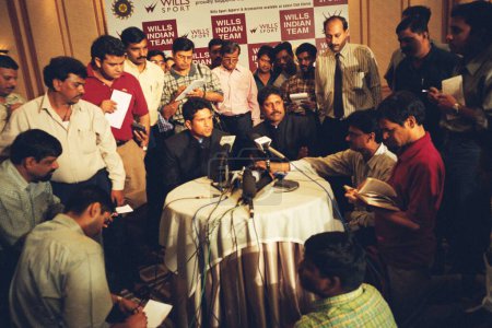 Foto de El jugador de cricket indio Sachin Tendulkar y Kapil Dev en conferencia de prensa - Imagen libre de derechos