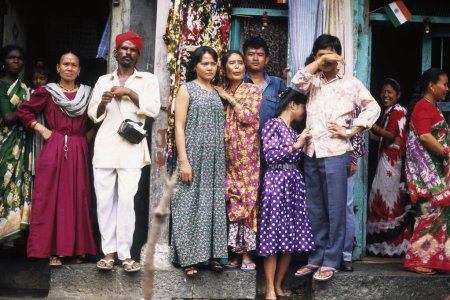 Téléchargez les photos : Travailleur du sexe à l'extérieur des bordels de Kamathipura, Bombay Mumbai, Maharashtra, Inde - en image libre de droit