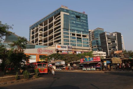 Téléchargez les photos : Grand centre commercial de bazar en face de la gare de Vashi, Navi Mumbai, maharashtra, Inde, Asie - en image libre de droit