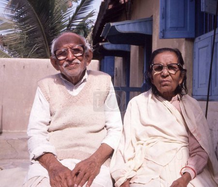 Téléchargez les photos : Mahatma gandhi frère, prabhudas gandhi et femme amba gujarat, Inde, Asie, 1986 - en image libre de droit