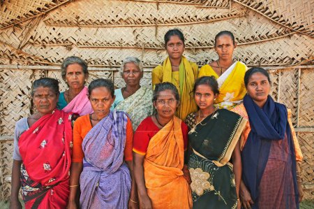 Foto de Miembros del grupo Micro Credit Finance una iniciativa económica iniciada por la ONG Chinmaya Organización de Desarrollo Rural CORD. Siruvani. Karnataka. India - Imagen libre de derechos