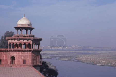 Téléchargez les photos : Vue sur le balcon et Agra Fort Agra, Uttar Pradesh, Inde, Asie - en image libre de droit
